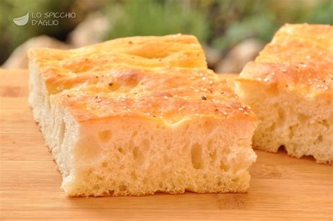 Ingredienti base per la focaccia