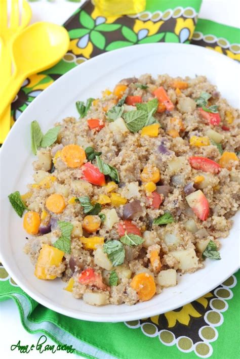 Quinoa con verdure miste in una ciotola