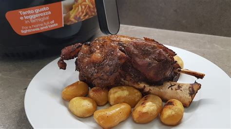 Friggitrice ad aria con stinco di maiale e patate