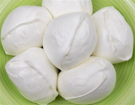 Carciofi freschi e mozzarella di bufala