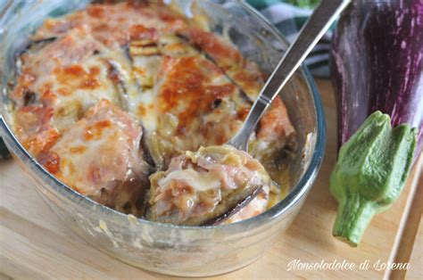 Ingredienti freschi per una parmigiana bianca