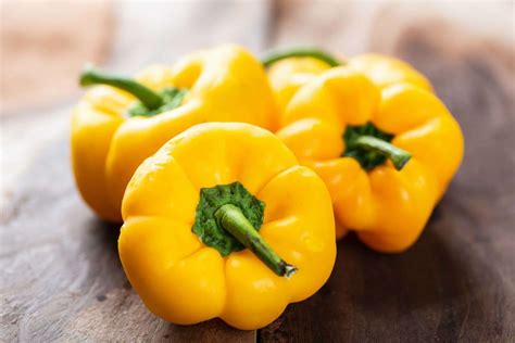 peperoni gialli freschi