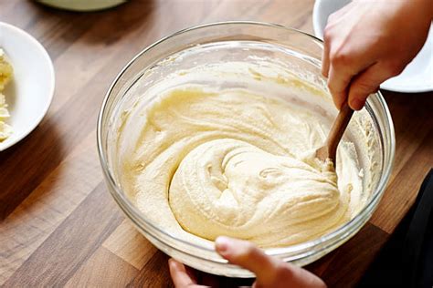 Immagine di una ciotola con ingredienti per muffin
