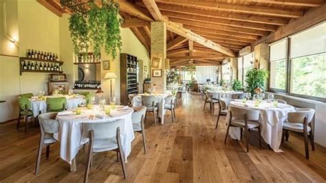 Interno del ristorante Dalie e Fagioli con piatti tipici