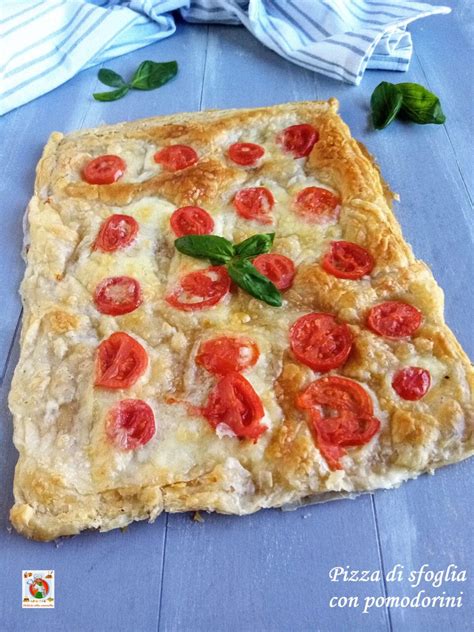 Pasta sfoglia con pomodorini e formaggio