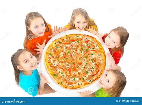 Bambini che mangiano pizza
