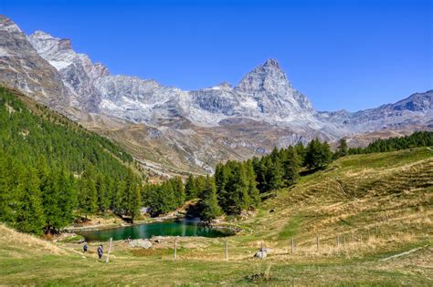 Panorama alpino dalla cima di una montagna
