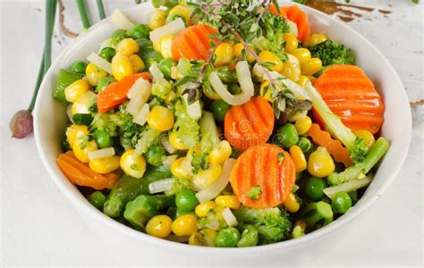 selezione di verdure fresche miste