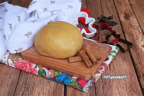 Spezie natalizie e ingredienti per frolla speziata