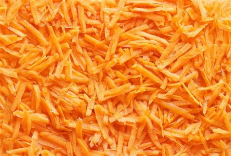 Carota grattugiata in una ciotola