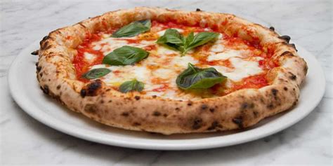 Ingredienti tipici della pizza napoletana