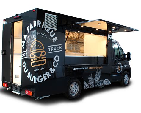 Street food truck con hamburger