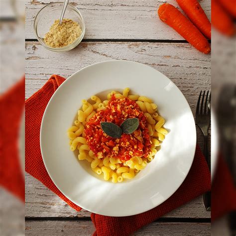 Ingredienti per un ragù vegetale colorato