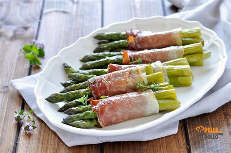 Asparagi al forno avvolti nello speck, con parmigiano gratinato