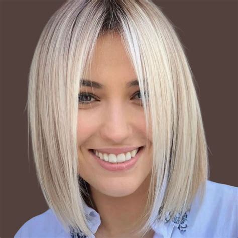 Modella con un taglio di capelli moderno e sofisticato