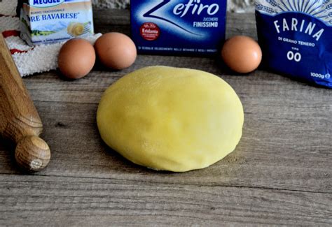 Preparazione della pasta frolla