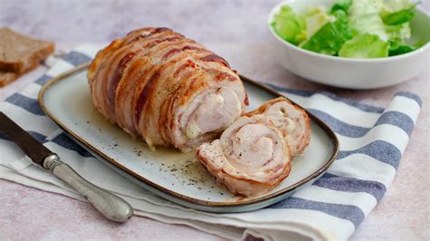 Rollè di pollo legato con spago