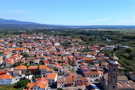 Muro in ladiri a Riola Sardo