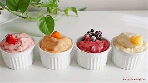 Ingredienti per il gelato: latte, frutta, zucchero