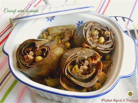 Carciofi freschi e interi