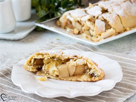 Infografica con gli ingredienti per l'impasto dello strudel