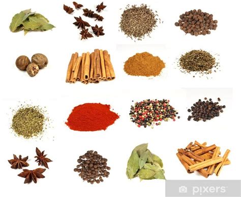 Vari tipi di spezie per curry