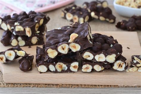 Nocciole tostate e cioccolato