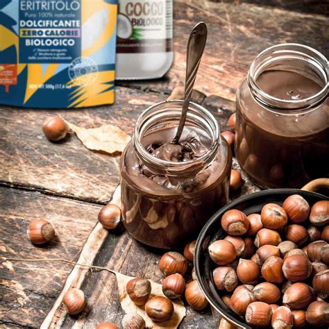 Barattolo di crema spalmabile vegana fatta in casa