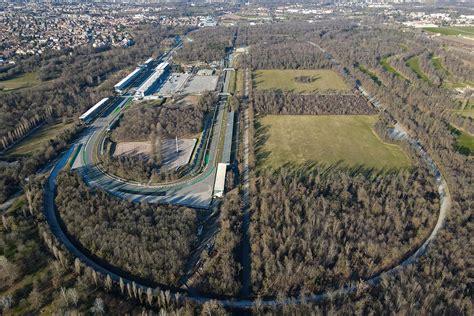 Vista aerea dell'Autodromo di Monza con il circuito storico