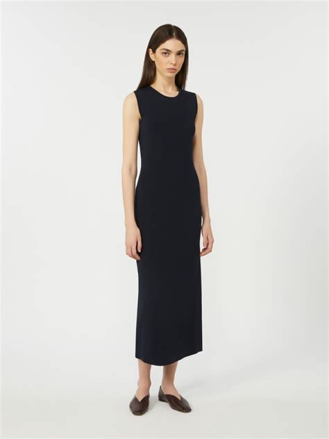 Esempio di abito in tessuto crepe blu