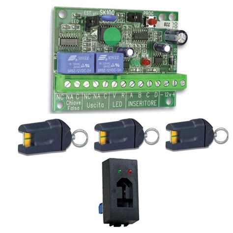 Diagramma di una chiave elettronica per auto con focus sul transponder e sul telecomando