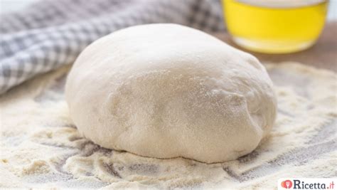 Impasto per pizza in lievitazione