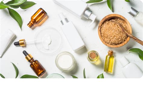Immagine di ingredienti naturali per la skincare vegan