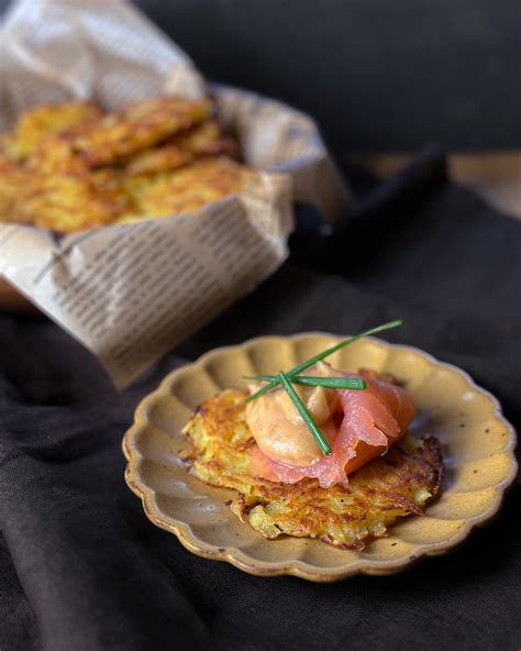 Ingredienti per i Latkes di patate con salmone affumicato