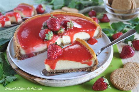 composizione di cheesecake al mascarpone e fragole