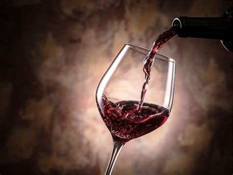 Bicchiere di vino rosso toscano