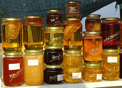Diverse varietà di miele
