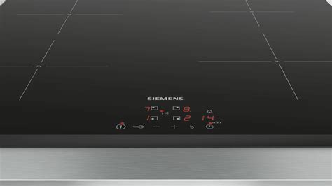 Piani cottura a induzione Siemens iQ500 in una cucina moderna