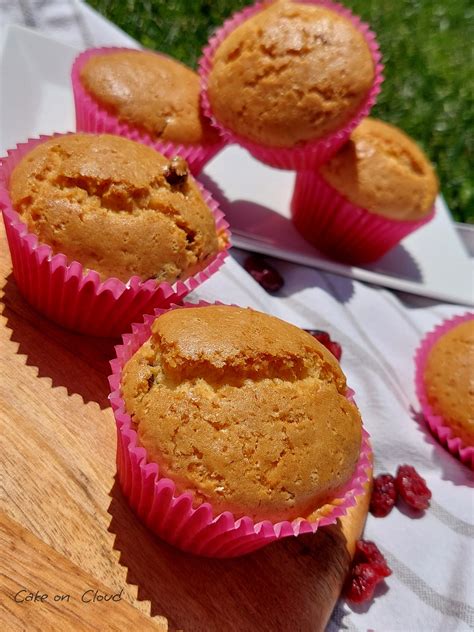 Muffin vegani ai fagioli in uno stampo