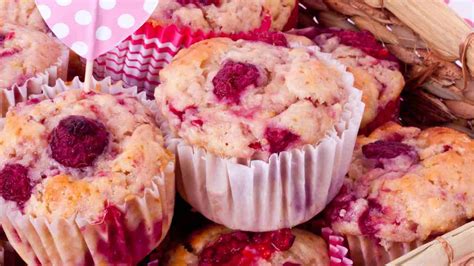 Muffin appena sfornati con una doratura invitante