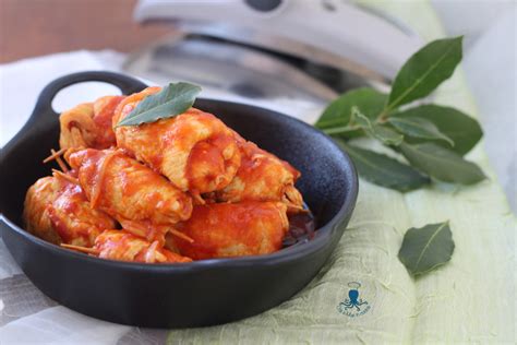 Pentola a pressione con involtini in cottura