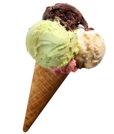 Immagine di un cono gelato artigianale con frutta fresca