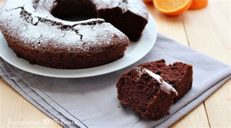 Ingredienti per dolci senza glutine e lattosio: farine, frutta, latte vegetale