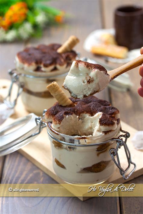 Tiramisù alla ricotta in bicchierini
