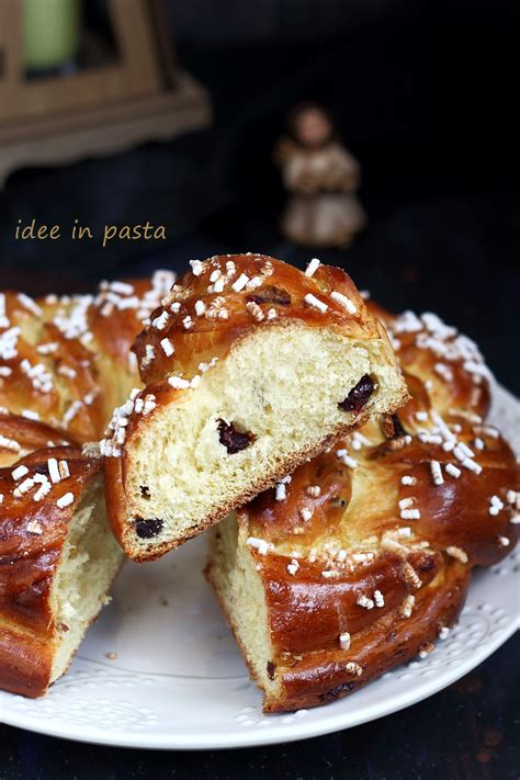 Brioche intrecciata dorata