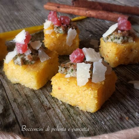 Composizione di vari piatti a base di polenta, tra cui cubotti e tortini