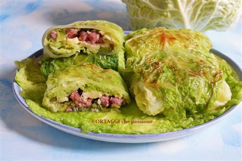 Involtini di verza in cottura in padella