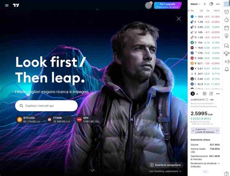 Schermata di un sito di video per adulti con una barra di ricerca