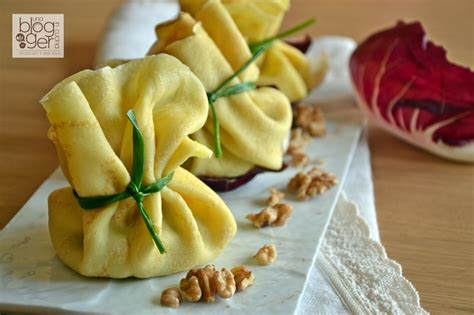 Crepes ripiegate a formare dei fagottini