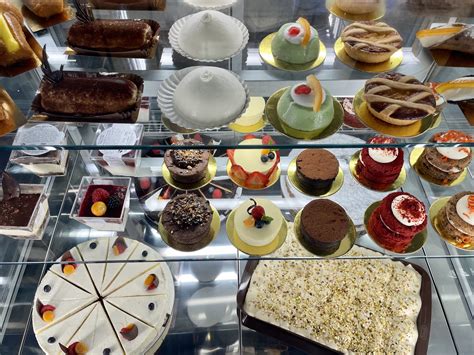 Dolci surgelati in esposizione